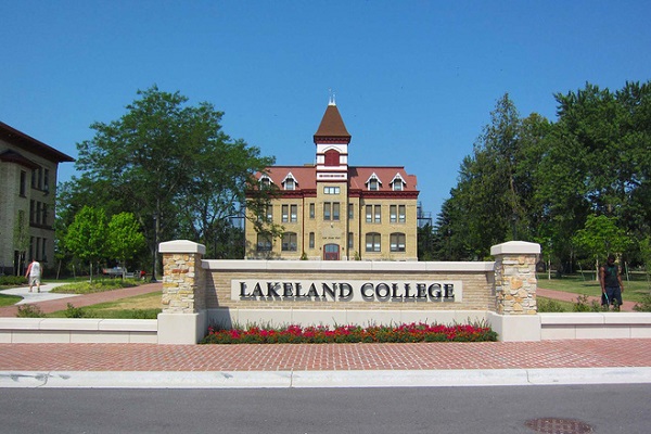 Lakeland College Image